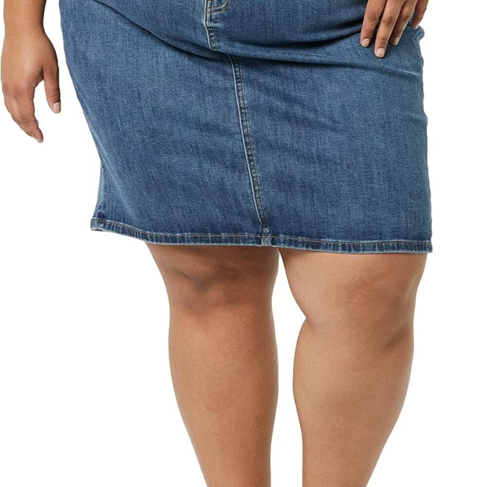 Women's Classic 5-Pocket Denim Skirt Available in Plus Size